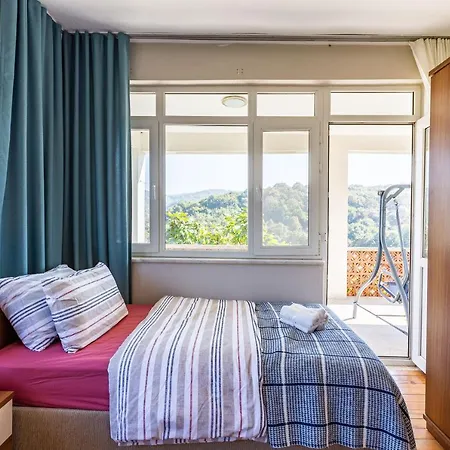 Marvelous Villa With Impressive Garden In Kartepe Villa