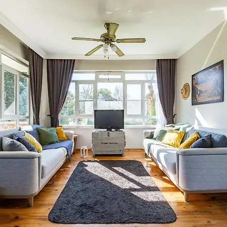Marvelous Villa With Impressive Garden In Kartepe Villa