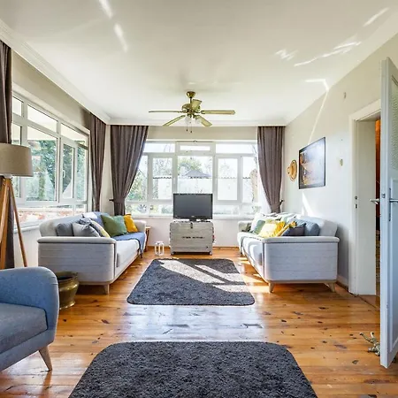 Marvelous Villa With Impressive Garden In Kartepe Villa Sapanca