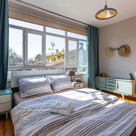 Marvelous Villa With Impressive Garden In Kartepe Sapanca
