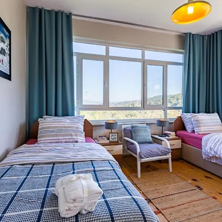 Marvelous Villa With Impressive Garden In Kartepe