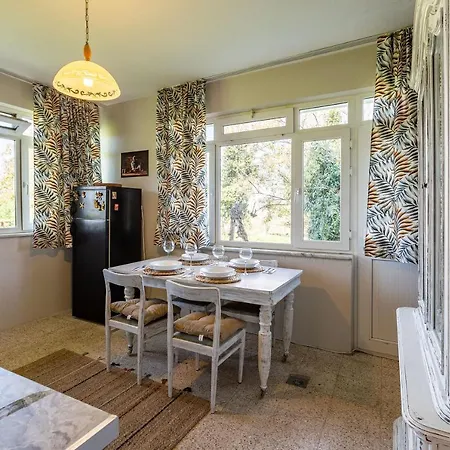 Villa Marvelous Villa With Impressive Garden In Kartepe